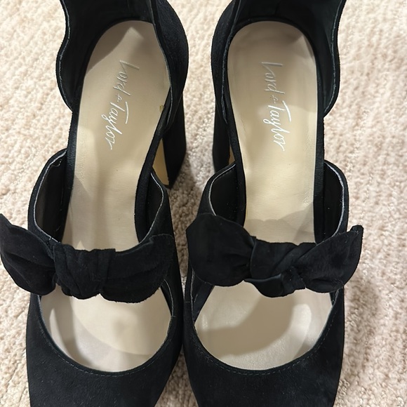 Lord and Taylor mules with bows box included - Picture 5 of 6